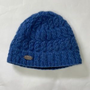 Elegant Blue Cable Knit Beanie